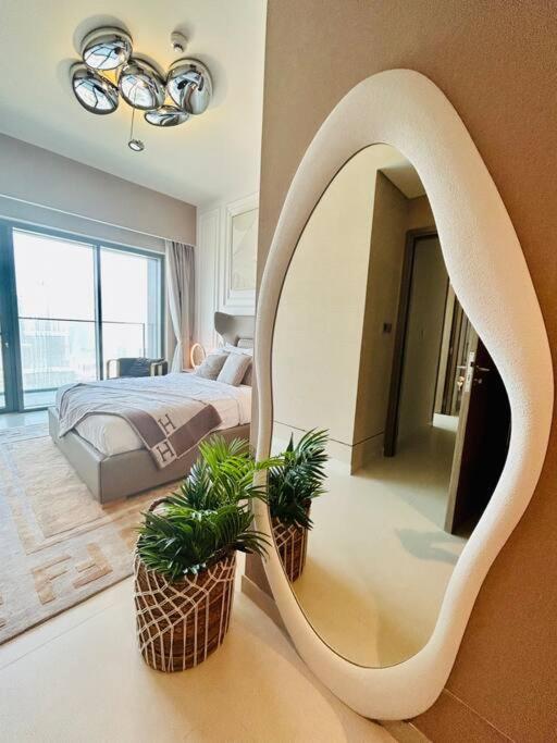 Ultra Luxury Full Burj View, Walk To Mall Appartement
