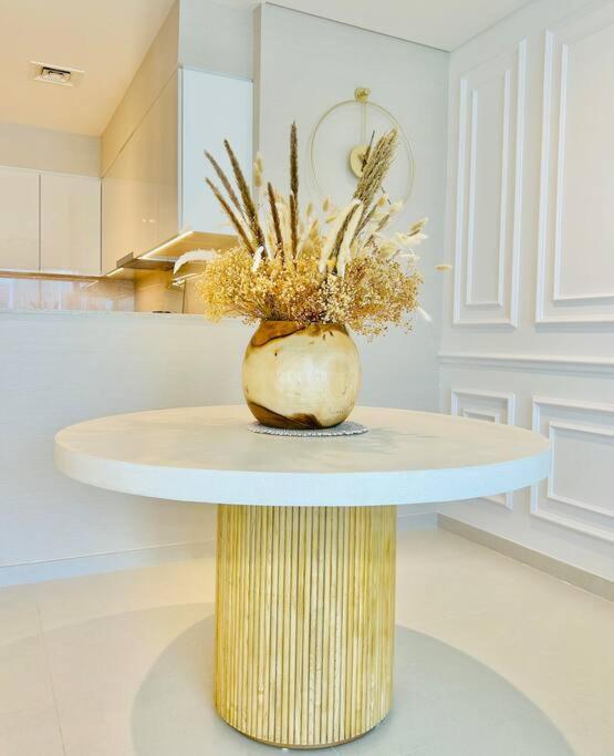Ultra Luxury Full Burj View, Walk To Mall * Dubai