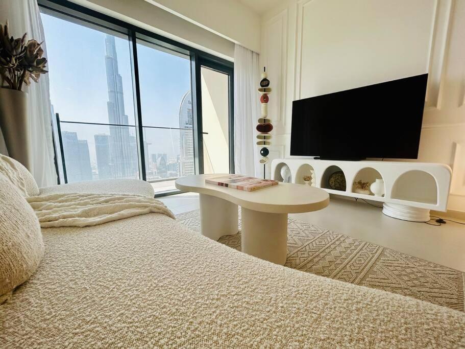Ultra Luxury Full Burj View, Walk To Mall Dubai