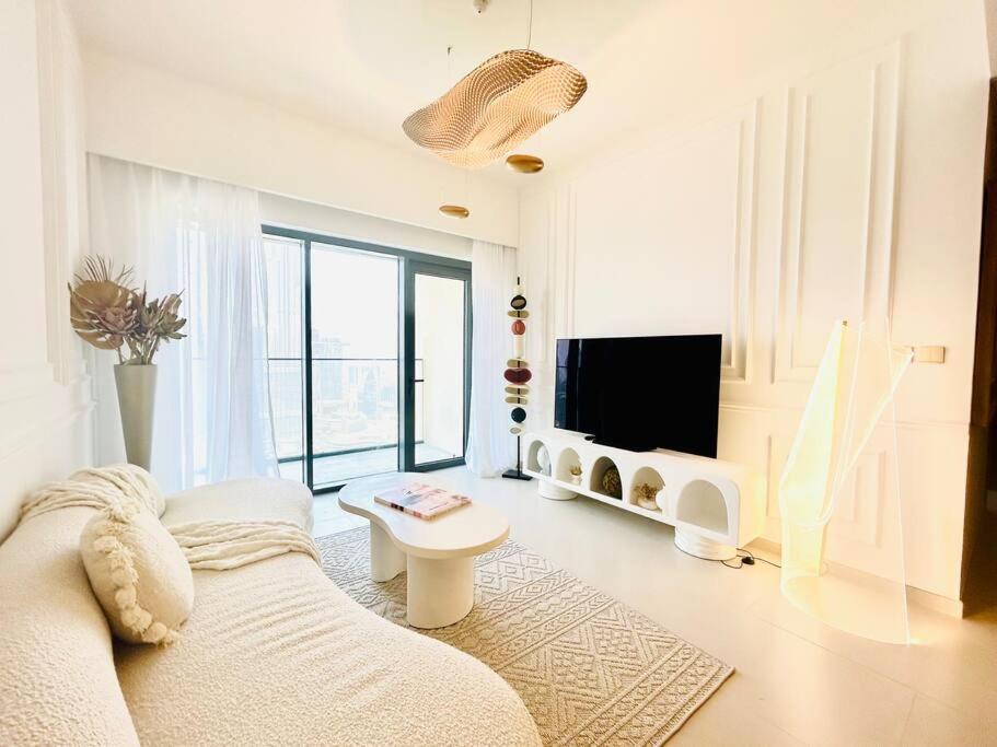Ultra Luxury Full Burj View, Walk To Mall *