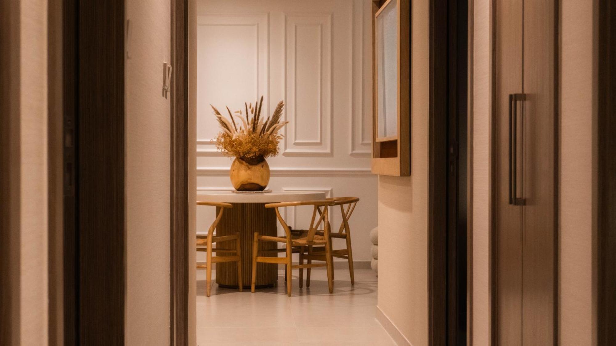 Ultra Luxury Full Burj View, Walk To Mall Apartment Dubai