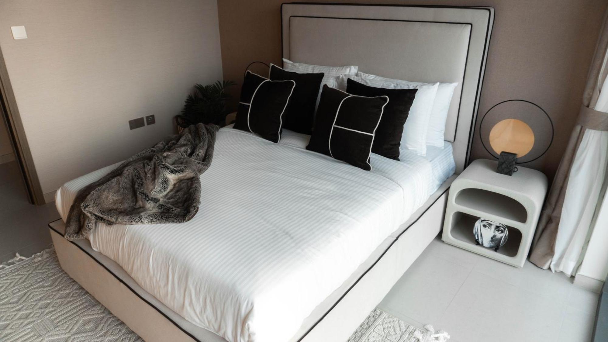 Ultra Luxury Full Burj View, Walk To Mall Dubai