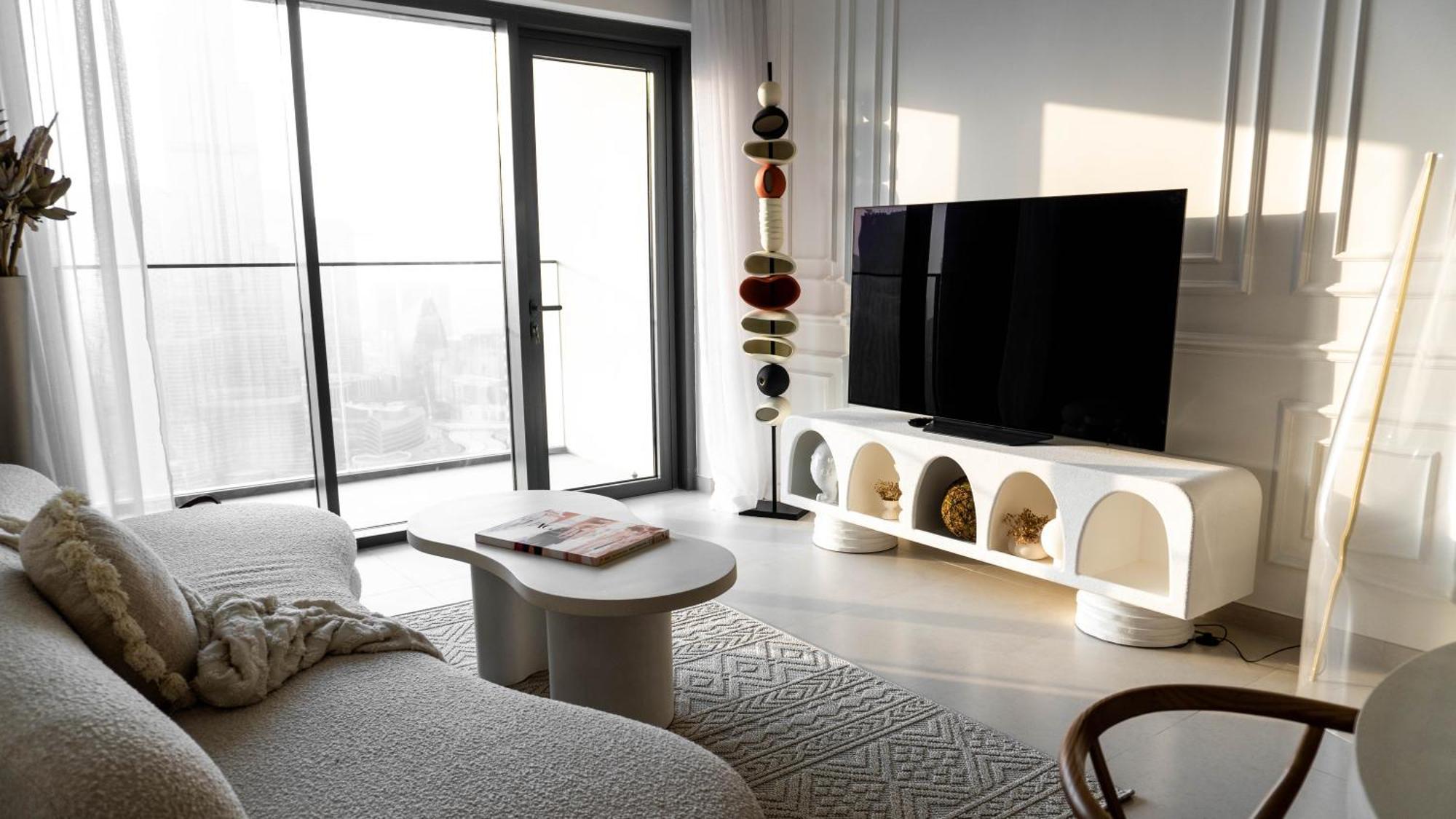 Ultra Luxury Full Burj View, Walk To Mall Apartment *